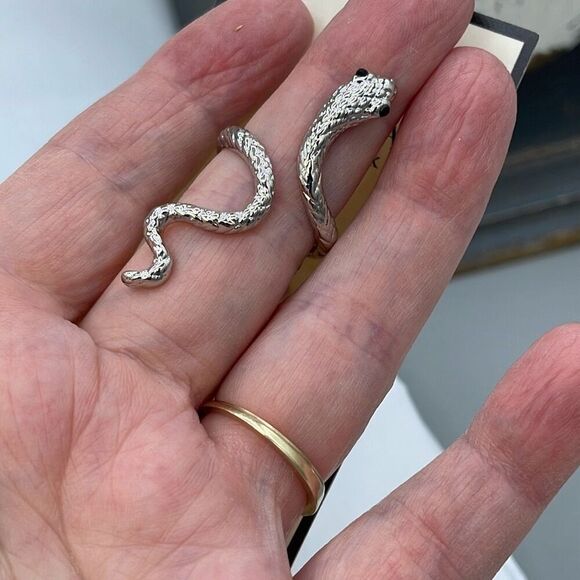 NWT Vera size 8 snake ring. - Picture 6 of 8